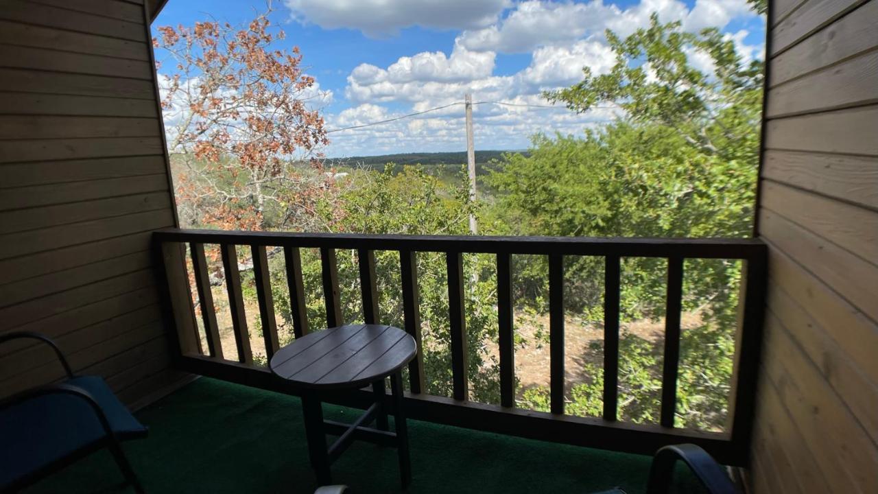 Walnut Canyon Cabins Fredericksburg Buitenkant foto