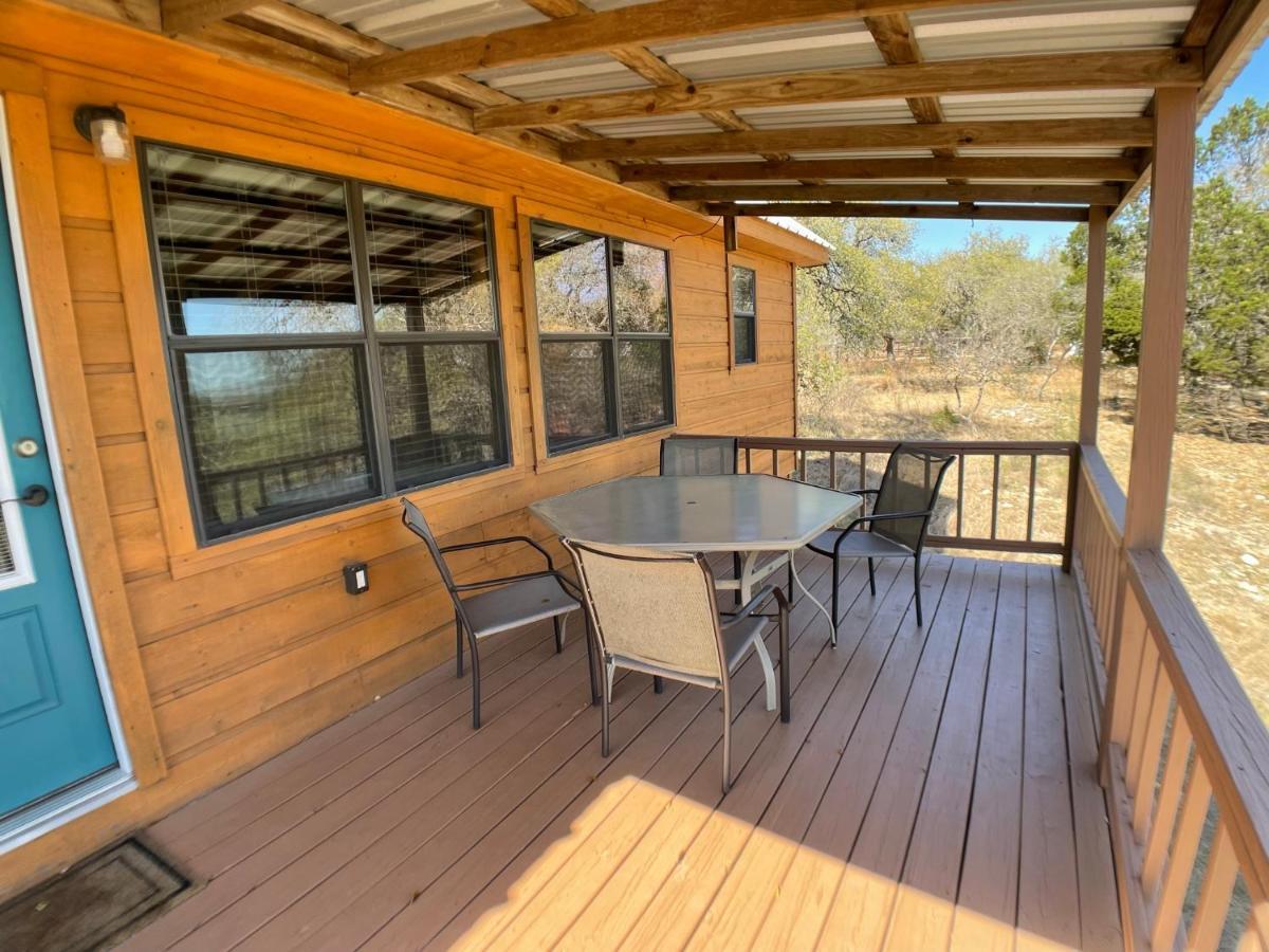 Walnut Canyon Cabins Fredericksburg Buitenkant foto