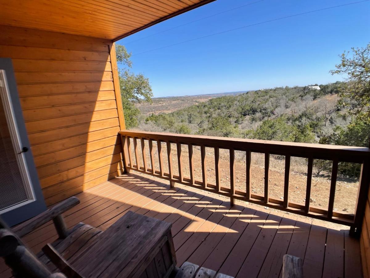 Walnut Canyon Cabins Fredericksburg Buitenkant foto