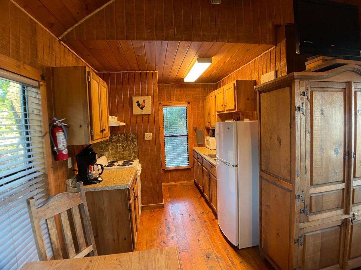 Walnut Canyon Cabins Fredericksburg Buitenkant foto